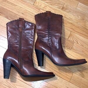 - Women’s Cowboy Like Heeled Boots​